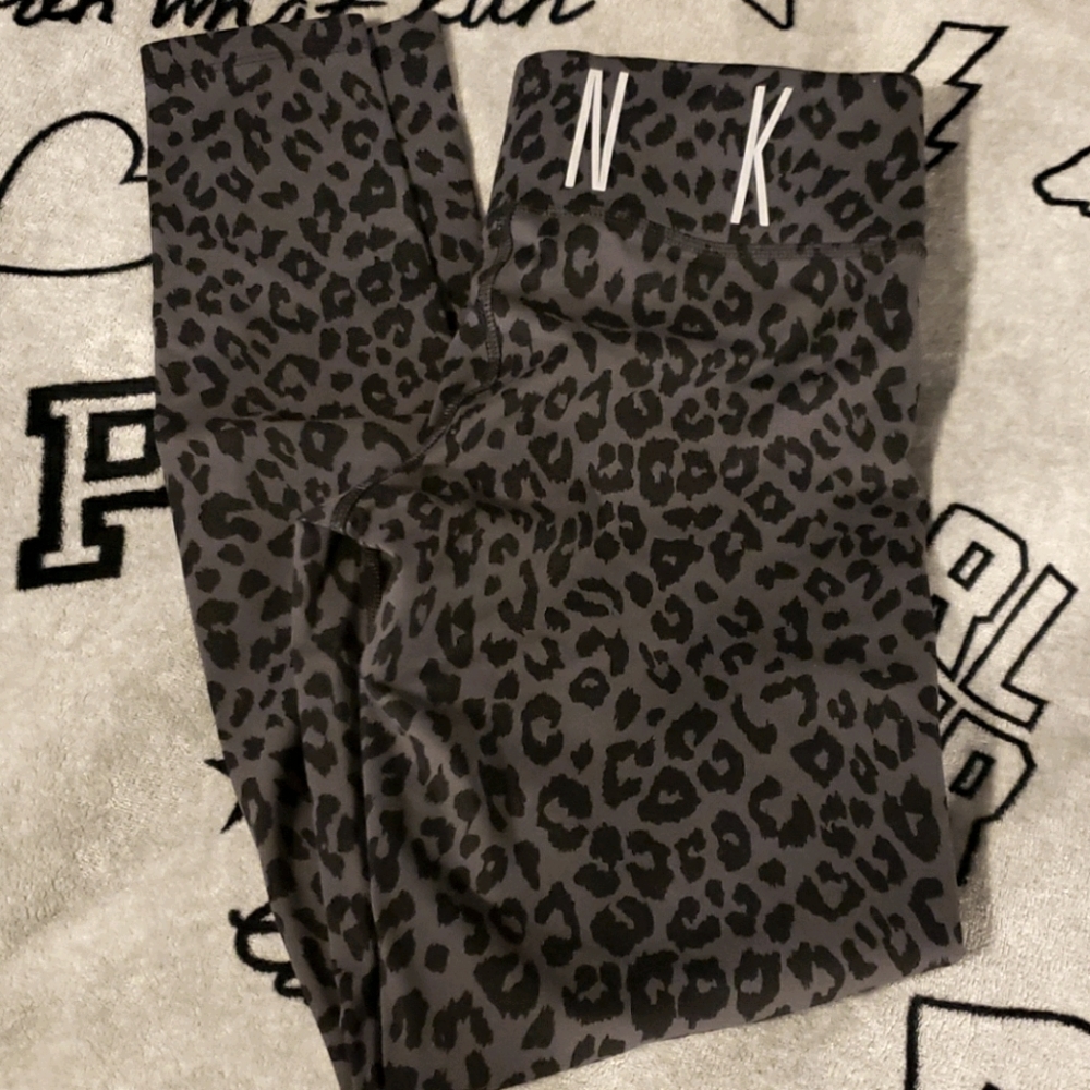 Victoria's Secret Pink leggings